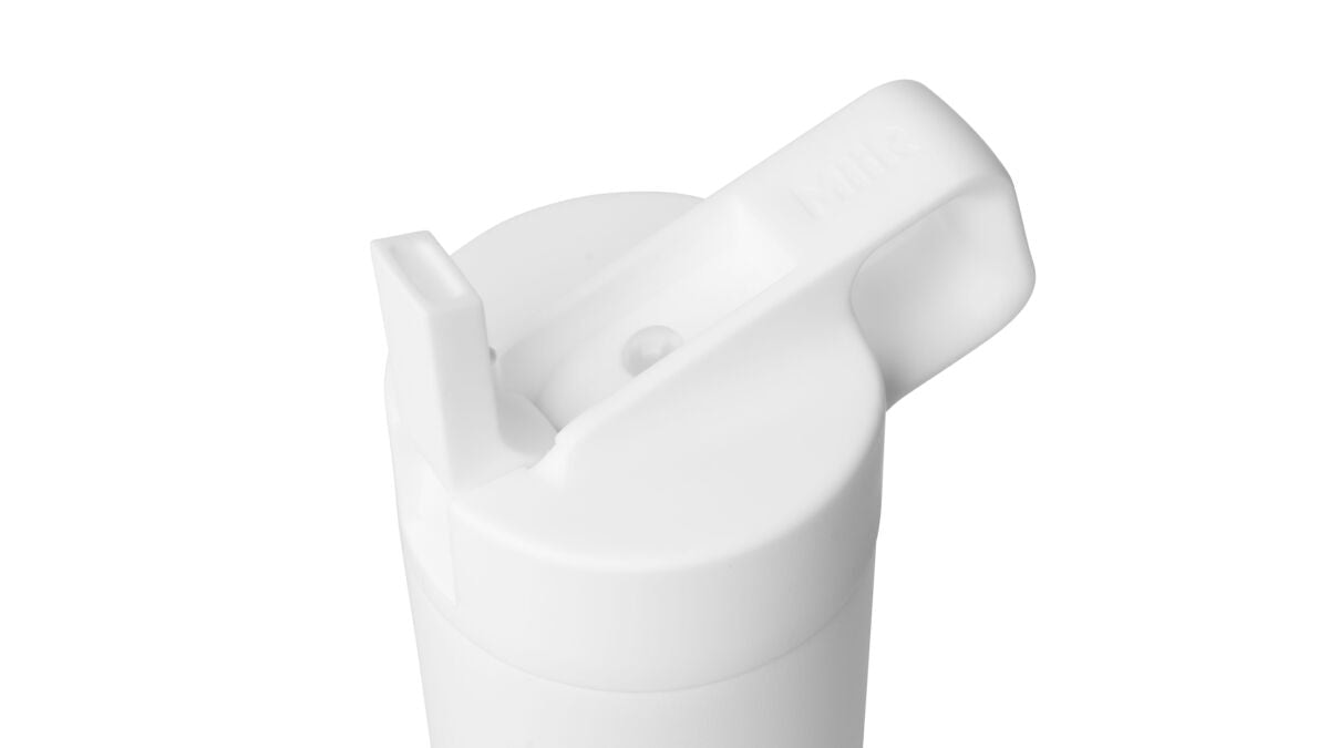 straw-bottle-q9 WebPDP-Straw_Lid_2_White_Studio_0221_45deg_Open__WMB1SL20001.jpg