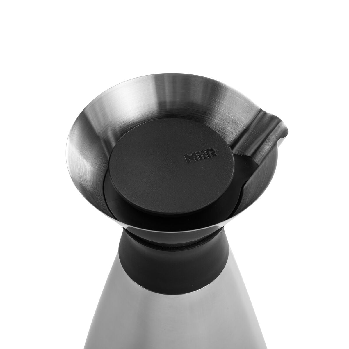 new-standard-carafe-x0 WebPDP-PolishedStainlessCarafe_33oz_SS_StudioX207182024_45degree__CAR1SVOS005.jpg