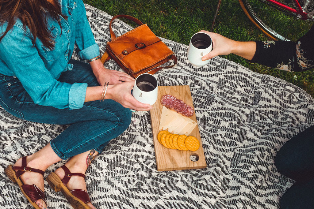 white-wine-bundle-y2 Wine_Tumbler_White_Lifestyle_2019_Jenna_Haar_1.jpg