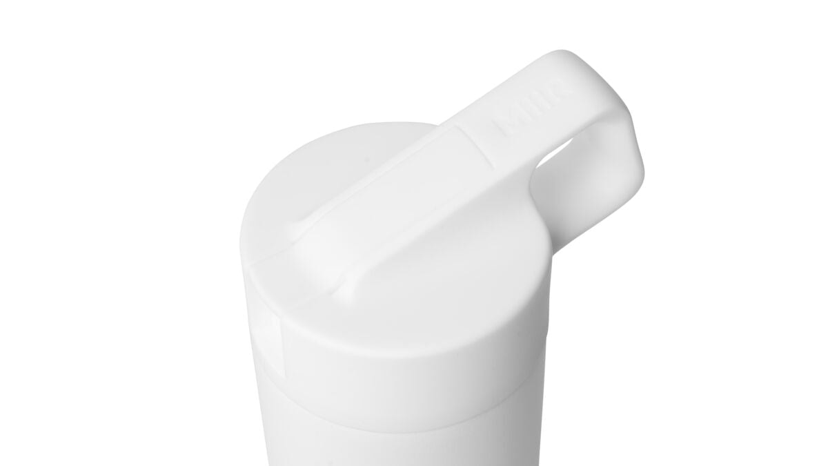 straw-bottle-q9 WebPDP-Straw_Lid_2_White_Studio_0221_45deg_Closed__WMB1SL20001.jpg